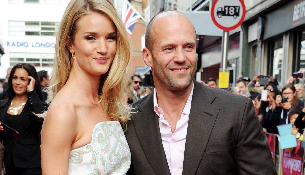 Borítókép: Kit érdekel a magasság? Hírességek, akik az alacsonyabb pasival jöttek össze