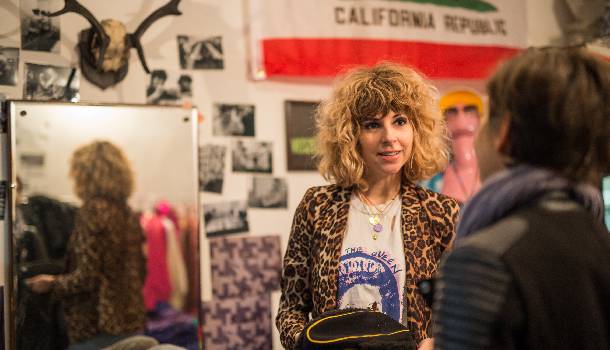 Borítókép: Konfekció: Megnyílt Oltai Kata second-hand boltja