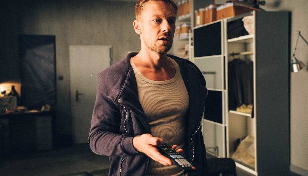 Borítókép: „Nyerj páros belépőt a Hurok című film premier előtti vetítésére” nyereményjáték hivatalos játékszabálya