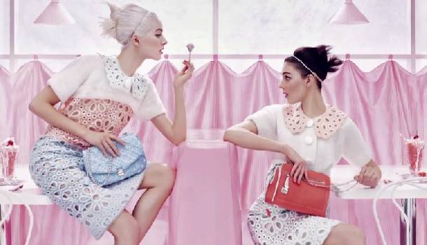 Borítókép: Álmaink tárgya - Ilyen gyönyörű pirosítót még nem láttál