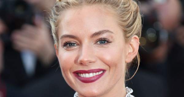 Borítókép: 6 fonott frizura, amit rövid és félhosszú hajból is elkészíthetsz magadnak