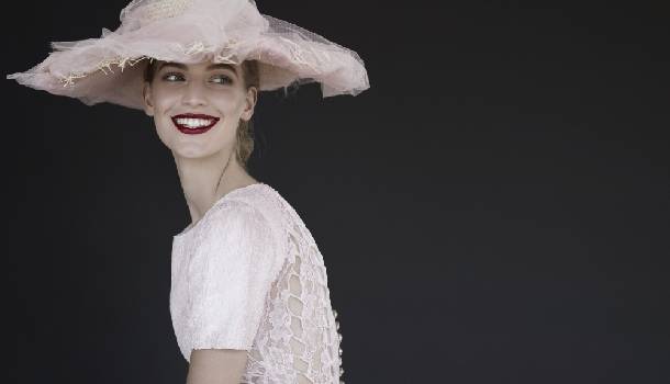 Borítókép: Kiállításajánló: Nők Chanelben