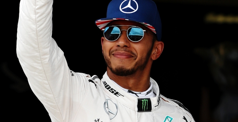 Új sztárpár születik? Ezzel a híres énekesnővel nyaral Lewis Hamilton!