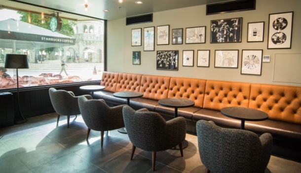 Borítókép: Végre a Budai Várnegyedben is nyílt Starbucks !