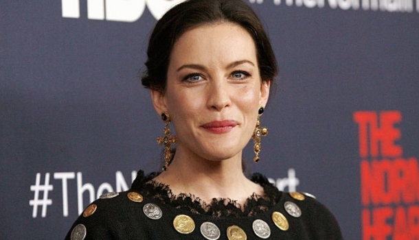 Borítókép: Így néz ki 3 héttel a szülés után Liv Tyler - Friss fotó!