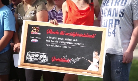 Borítókép: Mesés osztálykirándulást kaptak a gyerekek