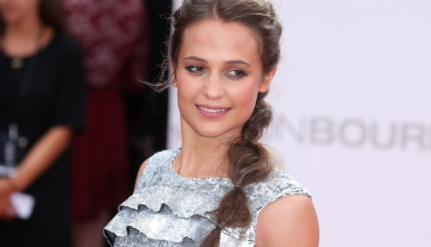 Borítókép: Alicia Vikander egyszerre bájos és vagány stílusa
