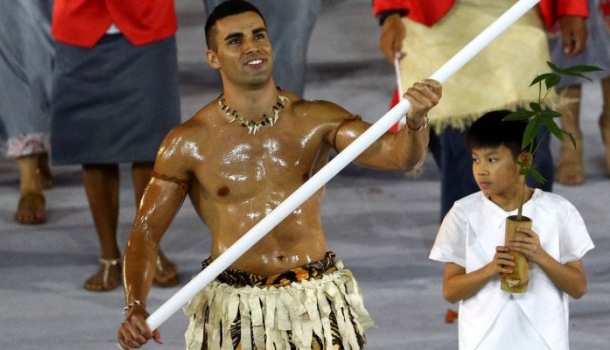 Borítókép: Ki ez a félisten? Mindenki erről az olajos testű olimpikonról beszél