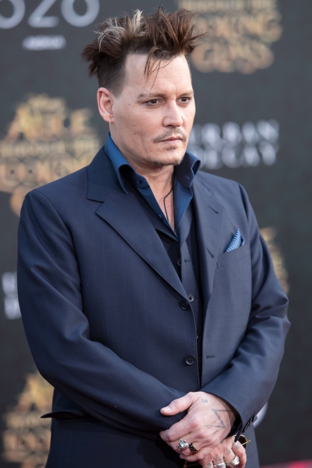 Borítókép: Felkavaró videó került fel a netre az erőszakos Johnny Deppről