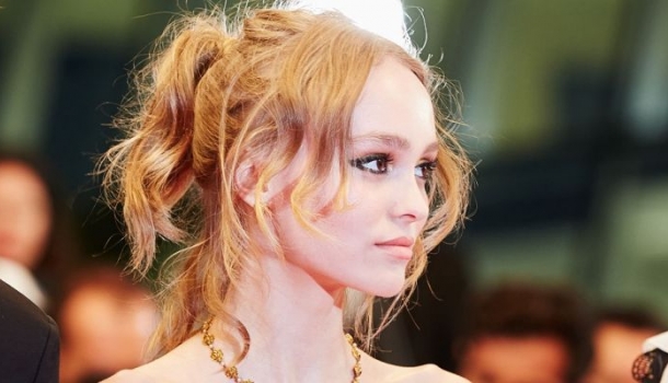 Borítókép: Menő kampányt kapott Johnny Depp lánya, ő a Chanel új múzsája