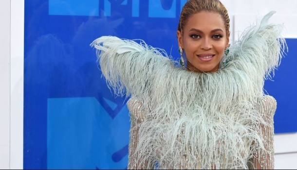Borítókép: Íme a 10+1 legizgalmasabb look a 2016-ös MTV VMA díjátadó gáláról