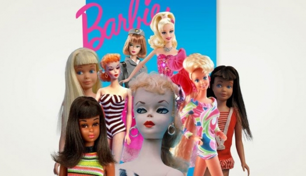 Borítókép: Ennyit változott a Barbie baba kinézete 60 év alatt
