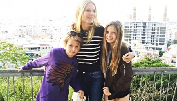 Borítókép: Eltitkolt tehetség! Gwyneth Paltrow gyerekei elképesztően énekelnek - VIDEÓ