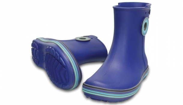 Borítókép: Esőben is Crocs!