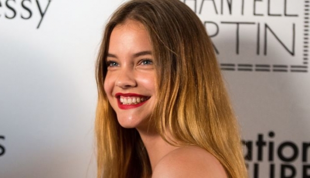 Borítókép: Wow! Palvin Barbi smink nélküli fotót posztolt