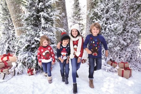 Borítókép: F&F Karácsonyi pulcsi az egész családnak