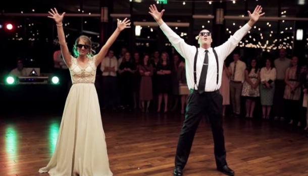 Borítókép: Tombol az internet! Íme a legviccesebb esküvői apa-lánya tánc, amit valaha láttunk