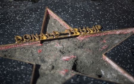 Borítókép: Akár három évet ülhet a férfi, aki tönkretette Donald Trump csillagát a Hollywoodi hírességek sétányán