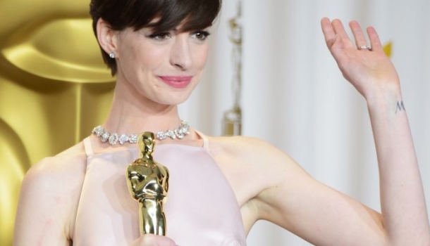 Borítókép: Meglepő kijelentés! Ezért nem volt boldog Anne Hathaway, mikor megkapta az Oscar-díjat
