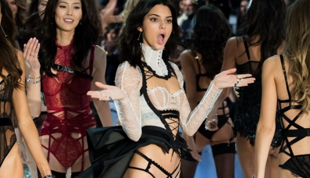Borítókép: Ez volt a Victoria's Secret Show legkellemetlenebb pillanata