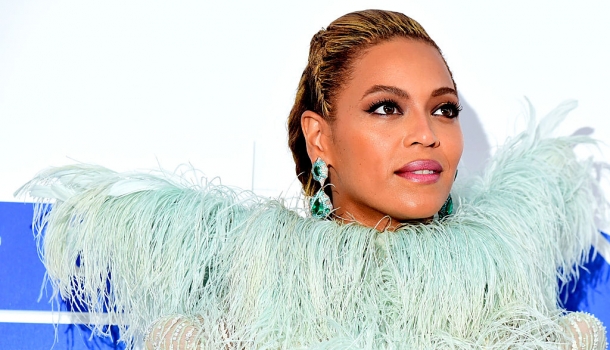 Borítókép: Így karácsonyozik Beyoncé