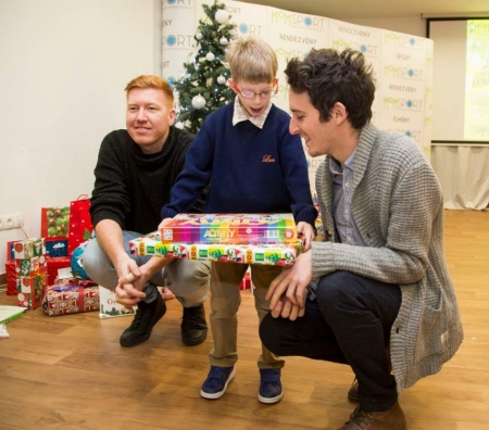 Borítókép: Sztárok és civilek is részt vettek a MoM Sport jótékonysági akciójában - galériával