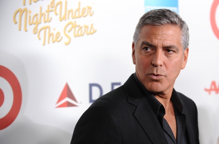 Borítókép: George Clooney egyből duplával nyit