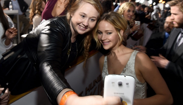 Borítókép: Ezért nem fotózkodik az utcán a rajongóival Jennifer Lawrence
