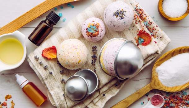 Borítókép: Imádod a fürdőgolyókat? Így készítheted el házilag!