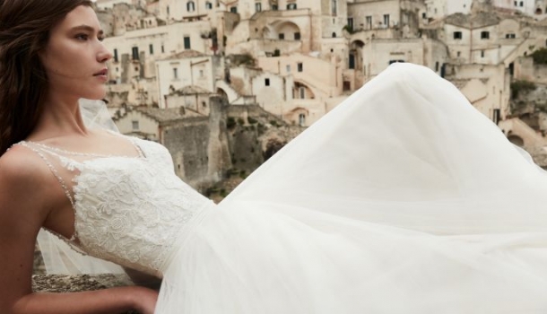 Borítókép: Így változnak az esküvőiruhák 2017-ben
