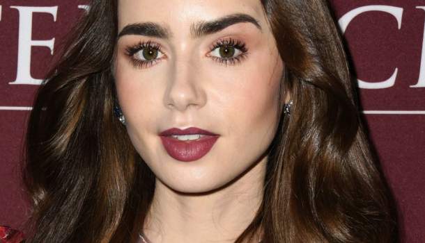Borítókép: Lily Collins szemöldöke nem is olyan sűrű! - És még 8 leleplező smink nélküli sztárfotó