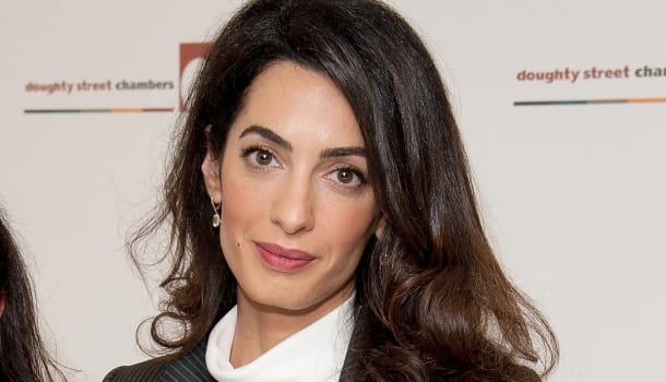 Borítókép: Friss fotó készült a várandós Amal Clooney-ról