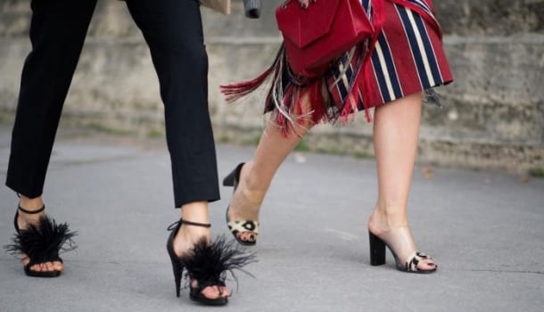 Borítókép: Imádatunk új tárgya: papucscipő, a nagy visszatérő