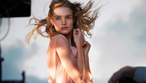 Borítókép: Lélegzetelállító! Tengeri hulladékból készített ruhát a H&M - Te felvennéd?