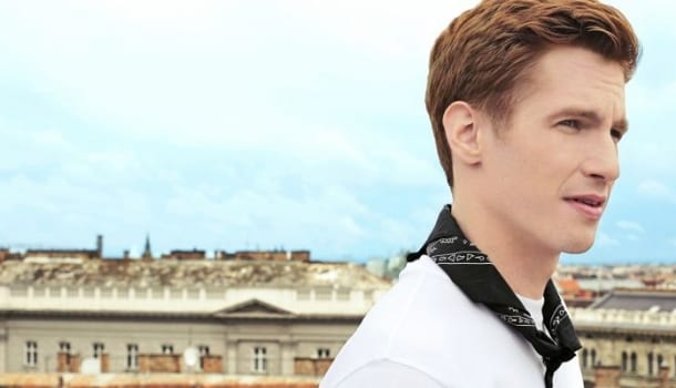 Borítókép: Egy pasi, aki talán még nálunk is jobban szereti a cipőket: Dóra Bélat interjú!