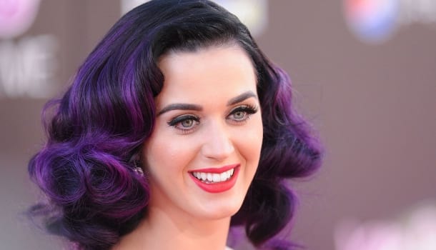 Borítókép: Katy Perry sminkkollekcióját sellők ihlették