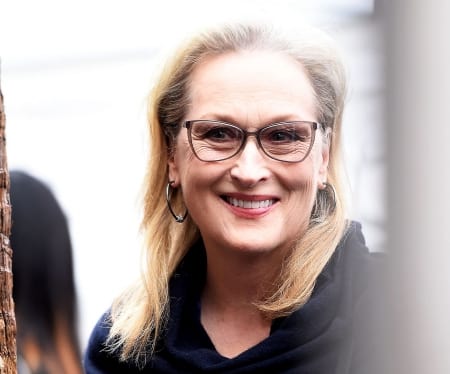 Borítókép: A tévés szupersztár, akit Meryl Streep pincérnek nézett 