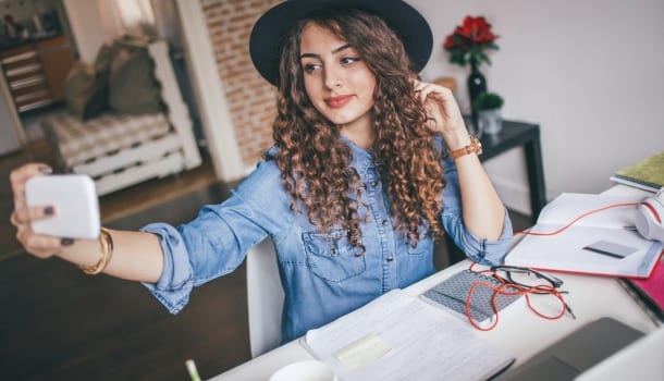 Borítókép: 7 hiba, amivel tönkreteszed a göndör fürtjeidet