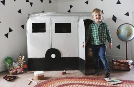 Borítókép: 16 filléres gyerekjáték kartondobozból, amitől eldobod az agyad