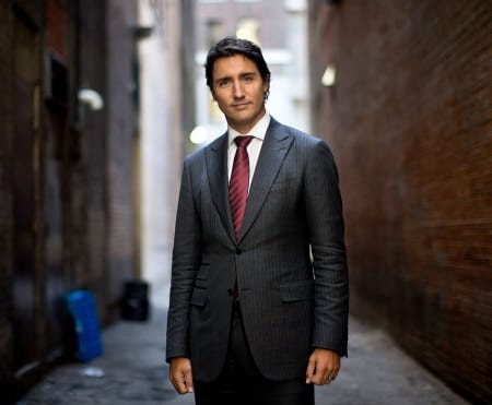 Borítókép: Oké, hogy a kanadai miniszterelnök elképesztően szexi – de láttátok már a huszonéveskori fotóit?