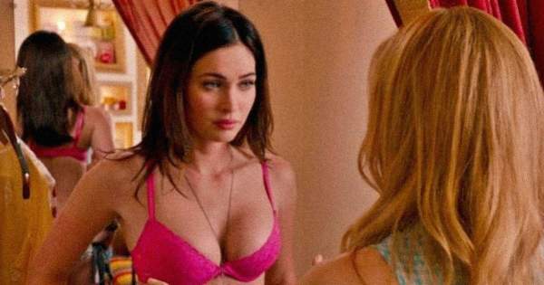 Borítókép: 5 ruhadarab, ami a pasik szerint szexibb, mint egy csábító fehérnemű