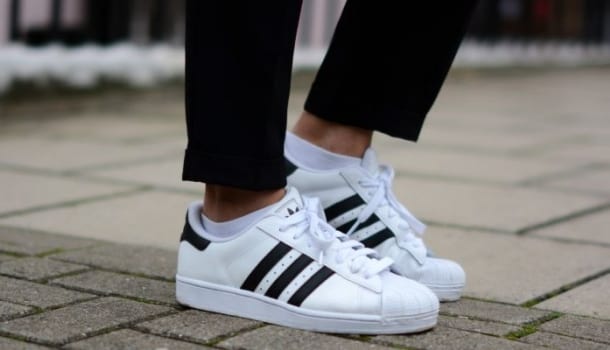 Borítókép: Egy cipő, ami mindenhez illik! Így viselik a sztárok az Adidas Superstart