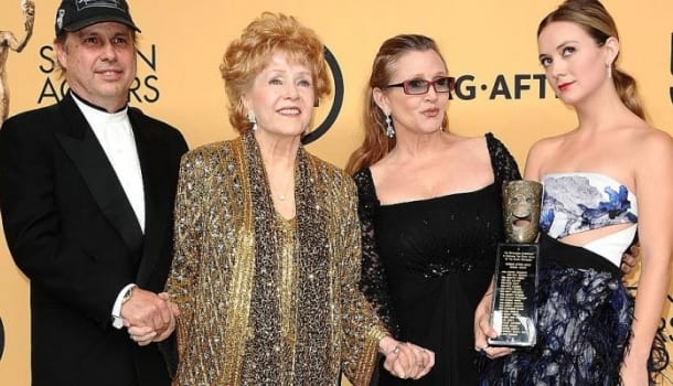 Borítókép: Todd Fisher először beszélt részletesen nővére, Carrie és édesanyja, Debbie Reynolds elvesztéséről és DÖBBENET, amit állít
