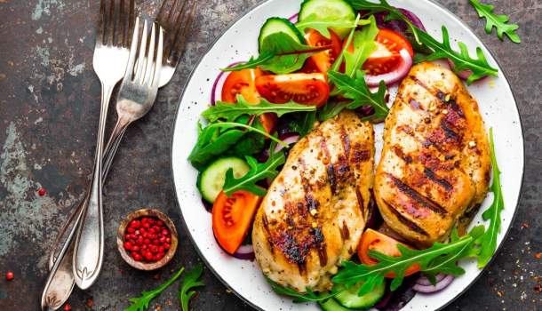 Borítókép: Ajjaj! Kiderült, hogy mit jelentenek a fehér csíkok a csirkemellen