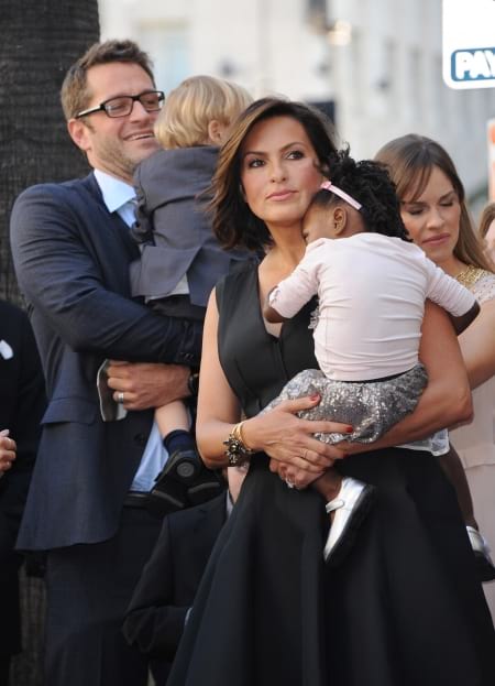 Borítókép: Sztárok, akikről nem is sejtettük, hogy örökbe fogadott gyerekeik vannak