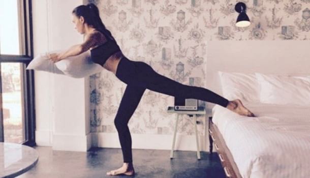 Borítókép: Megmutatta tökéletes alakja titkát! Íme 7 egyszerű, de hatásos gyakorlat Irina Shayktól, amit otthon is megcsinálhatsz