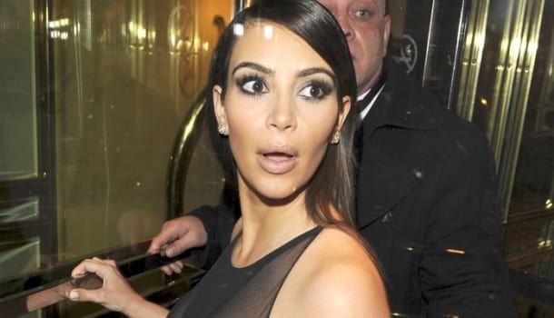 Borítókép: Itt a vég! Fenéknél cipzáros farmert dob piacra az egyik divatmárka - FOTÓK