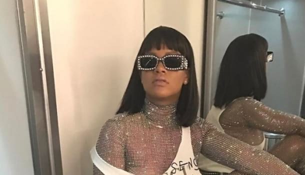 Borítókép: Őrületes szetteket visel Rihanna a Coachellán
