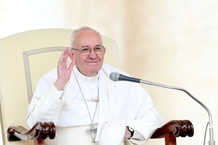 Borítókép: A hatalom olyan, mint gint inni éhgyomorra – 7 idézet Ferenc pápa meglepetés TED-előadásából