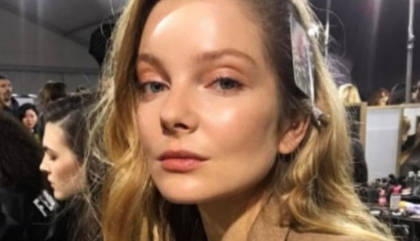 Borítókép: Ezt látnod kell! Mihalik Enikő filmszerepet kapott